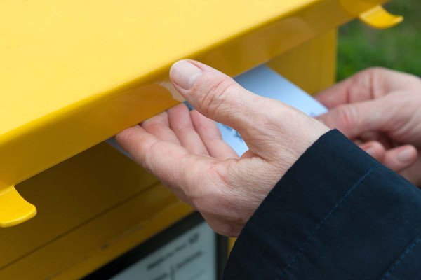 Arbeitsvertrag per Post kündigen