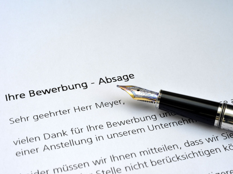 Warum kommen Absagen schneller als Zusagen