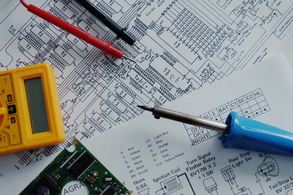 Unterschied Elektroniker für Betriebstechnik vs. Automatisierungstechnik