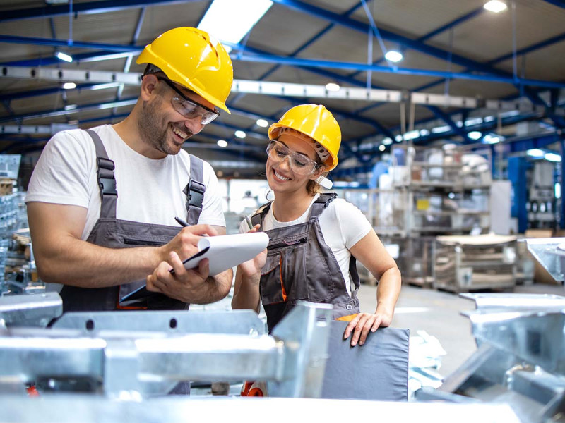Unterschied Produktionsmitarbeiter und Produktionshelfer