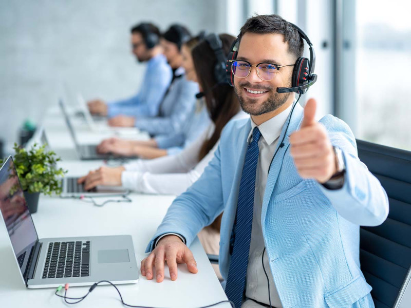 Wie meldet man sich am Telefon?